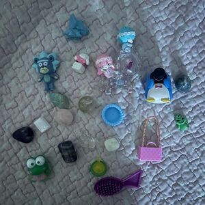 Random Toy/Trinket Set